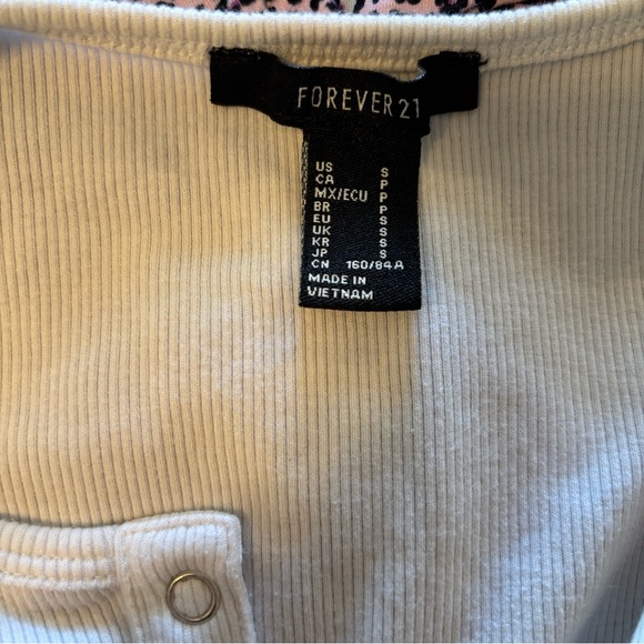 white shirt size small - Picture 4 of 4